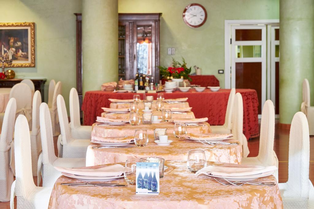 Hotel Villa Delle Ortensie Sant'Omobono Terme Экстерьер фото